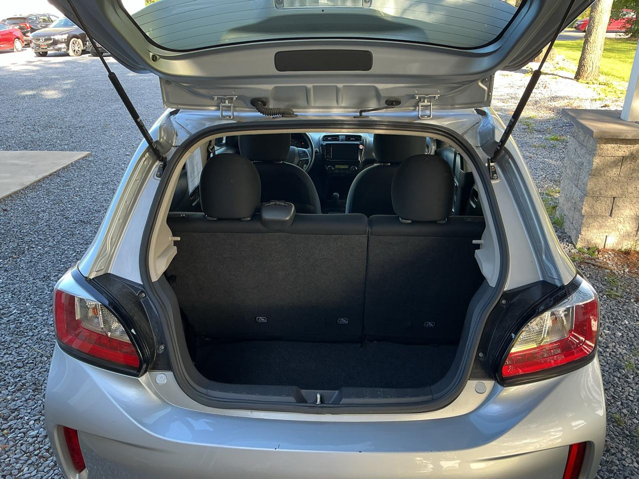 Mitsubishi Mirage ES CVT 2024
