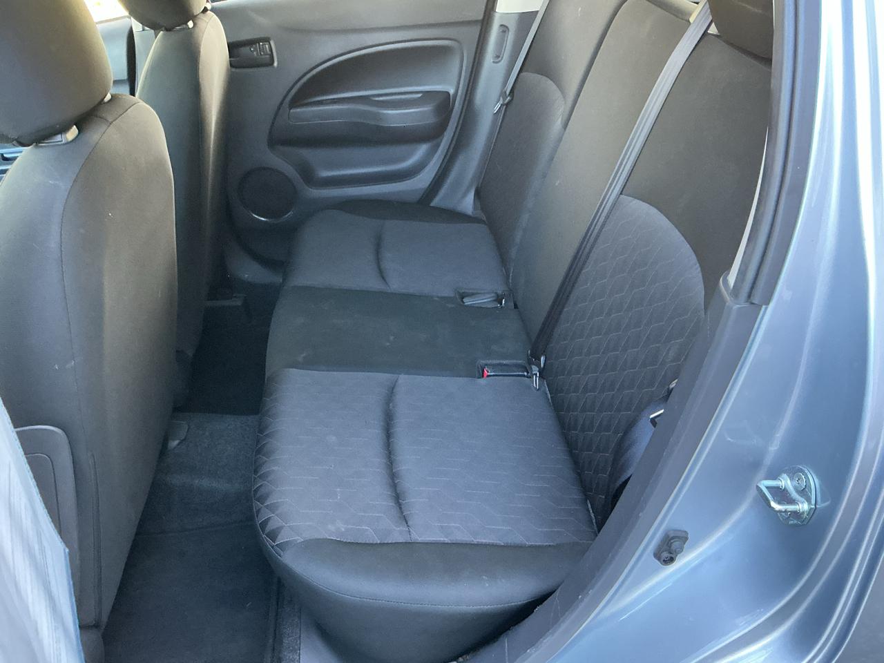 Mitsubishi Mirage ES CVT 2024