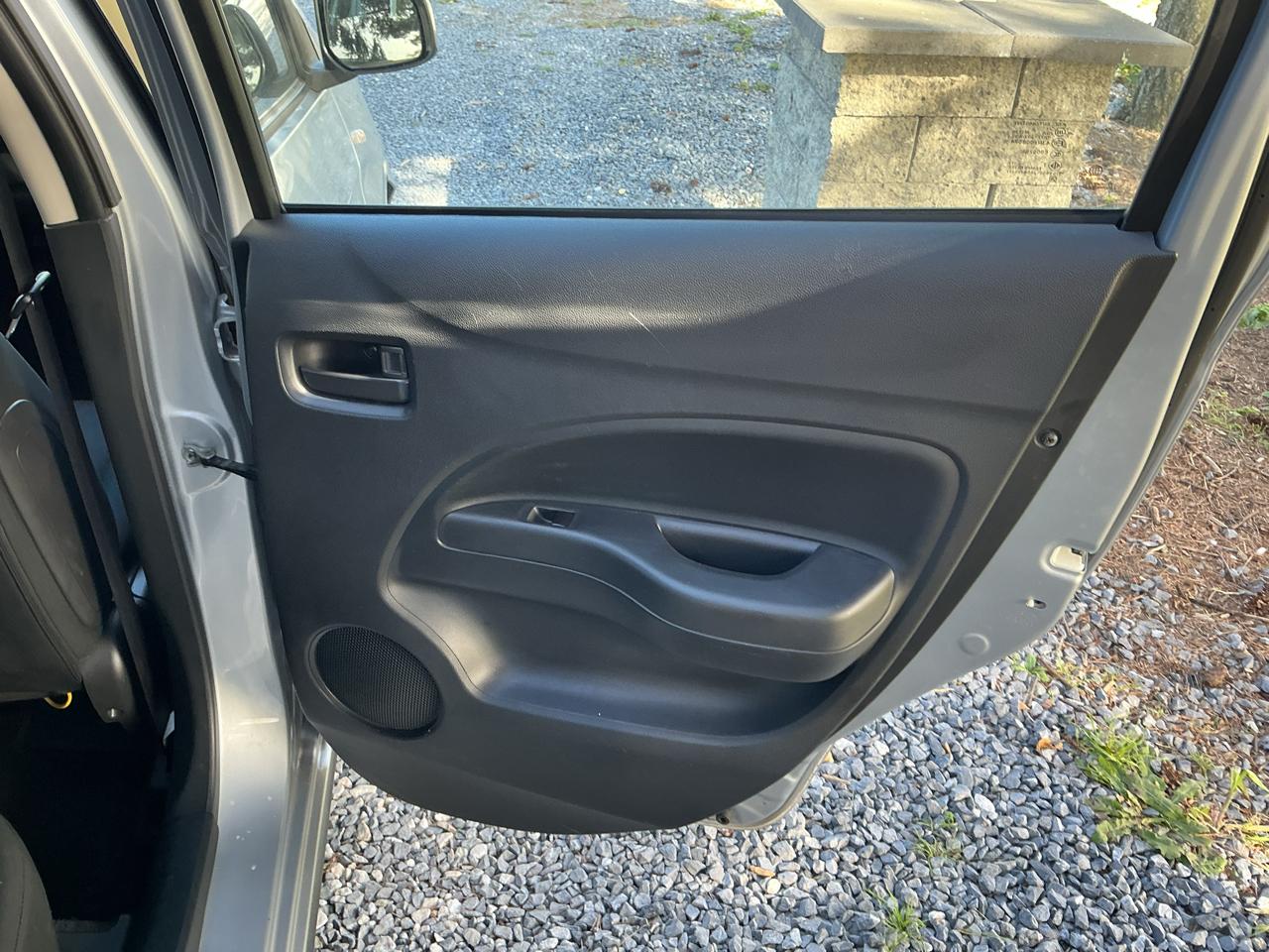 Mitsubishi Mirage ES CVT 2024