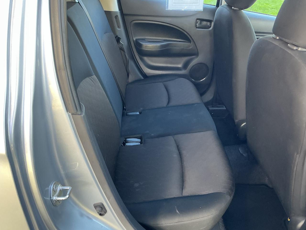 Mitsubishi Mirage ES CVT 2024