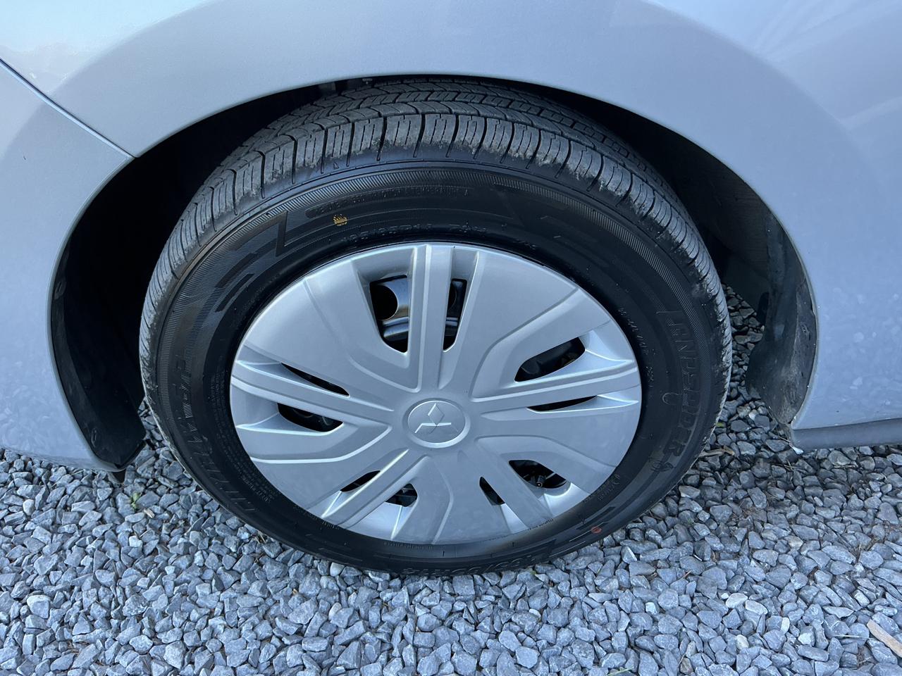Mitsubishi Mirage ES CVT 2024