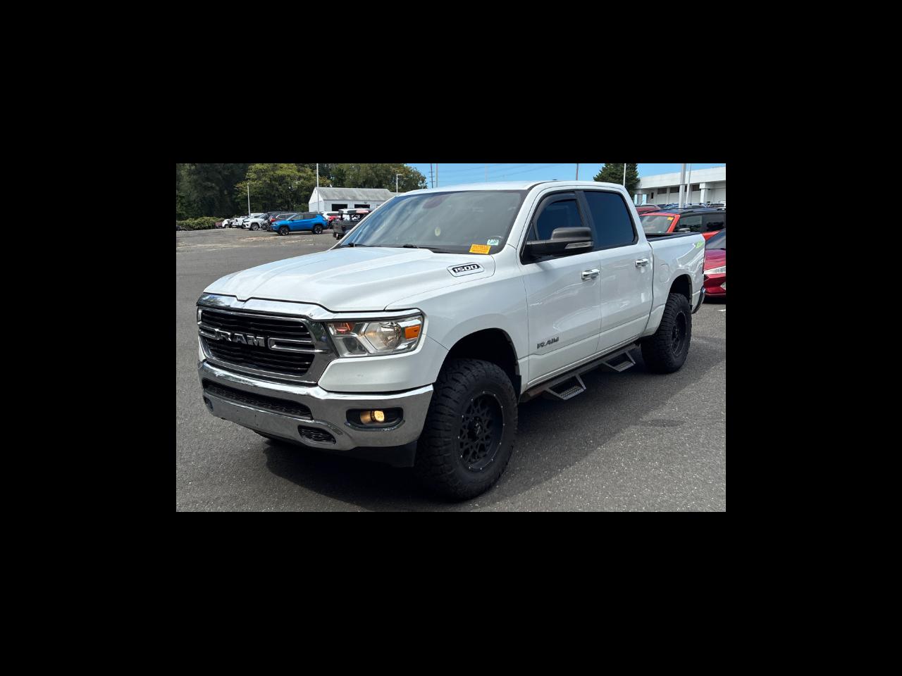 RAM 1500 Big Horn 4x4 Crew Cab 5'7" Box 2020