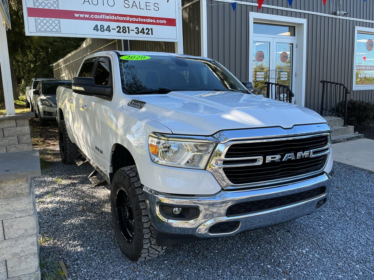 RAM 1500 Big Horn 4x4 Crew Cab 5'7" Box 2020