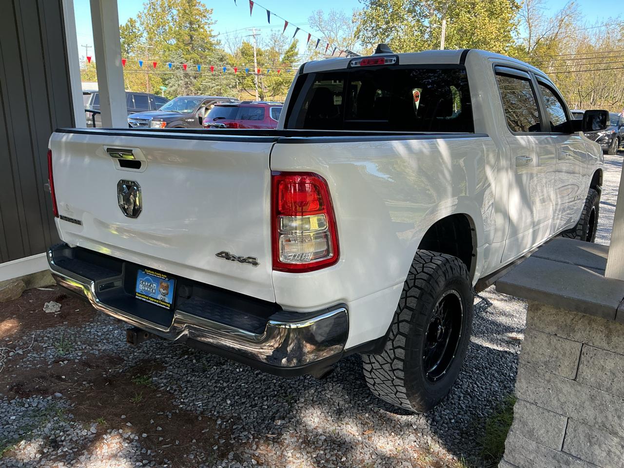 RAM 1500 Big Horn 4x4 Crew Cab 5'7" Box 2020