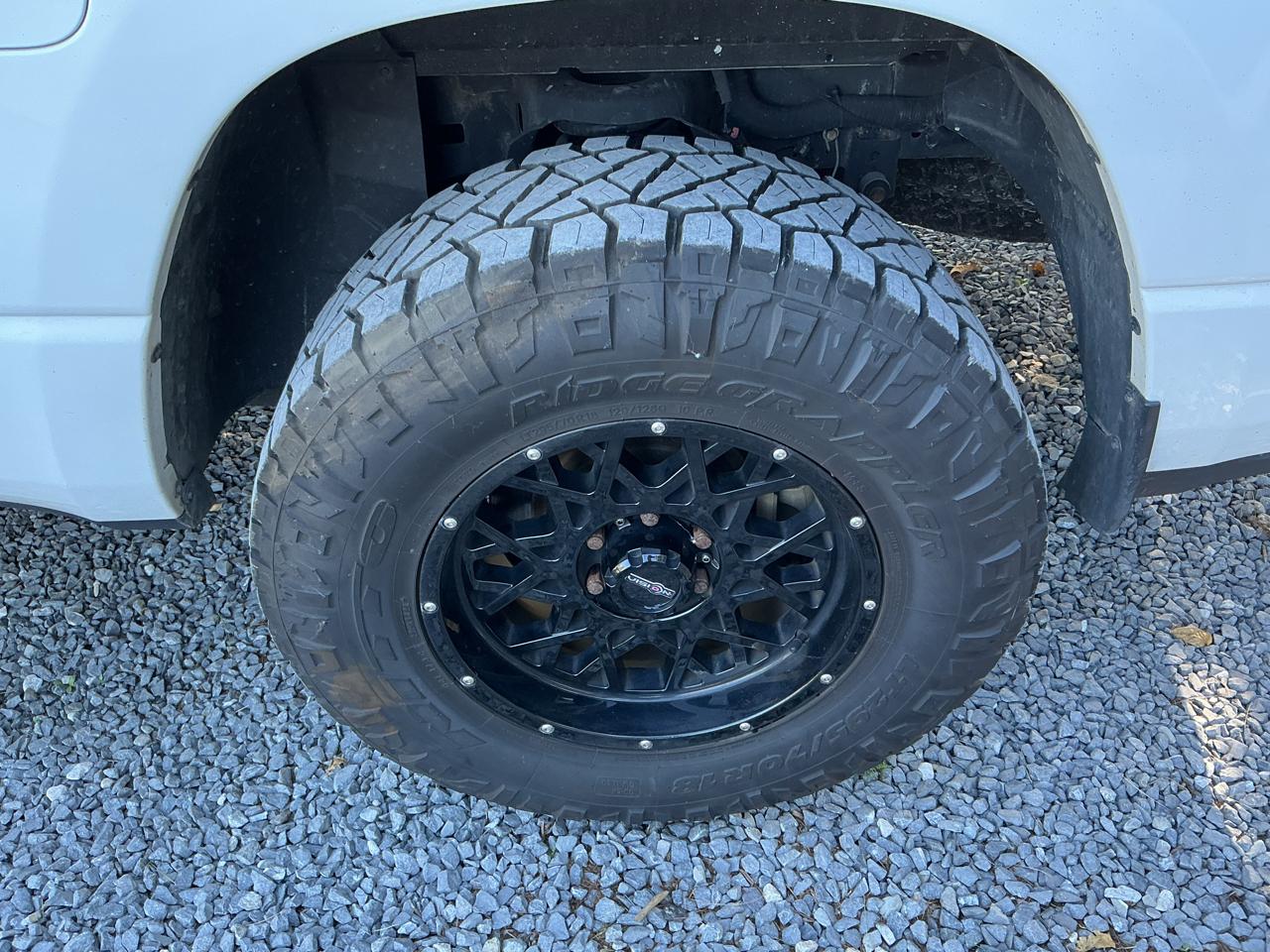 RAM 1500 Big Horn 4x4 Crew Cab 5'7" Box 2020