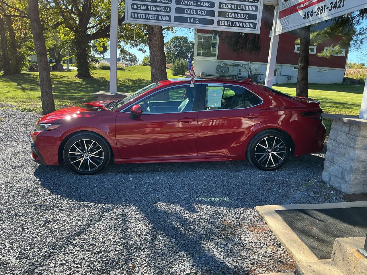 Toyota Camry SE Auto (Natl) 2021