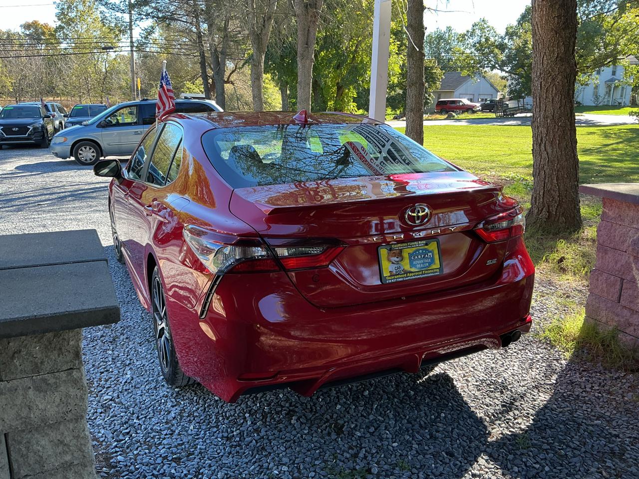 Toyota Camry SE Auto (Natl) 2021