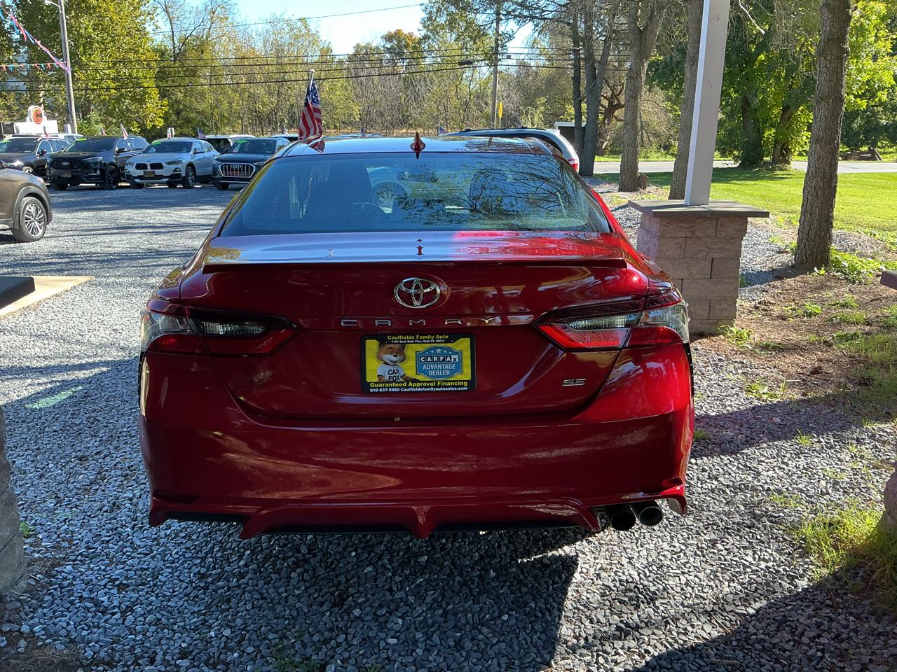 Toyota Camry SE Auto (Natl) 2021