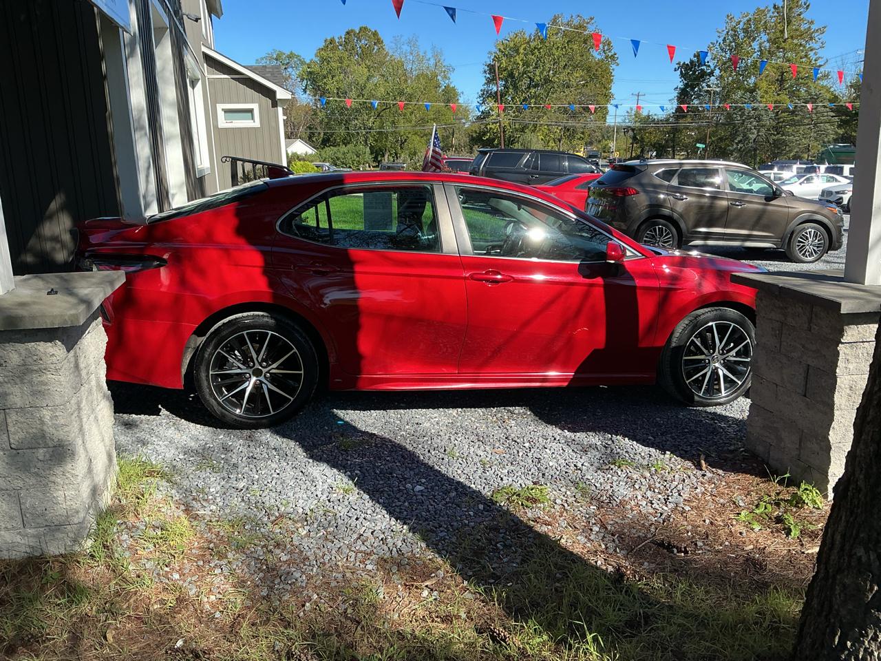 Toyota Camry SE Auto (Natl) 2021