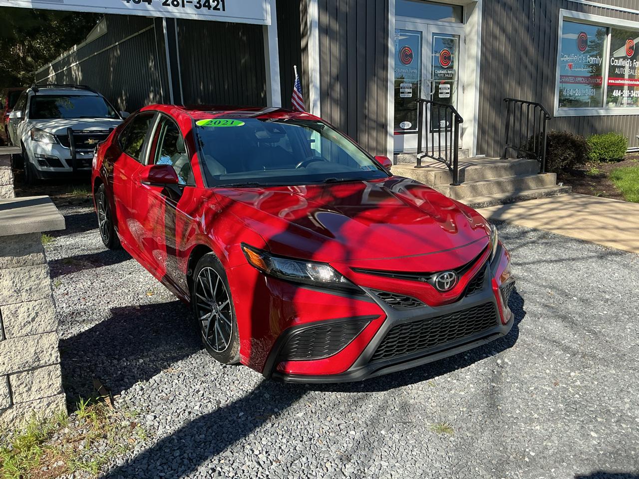 Toyota Camry SE Auto (Natl) 2021