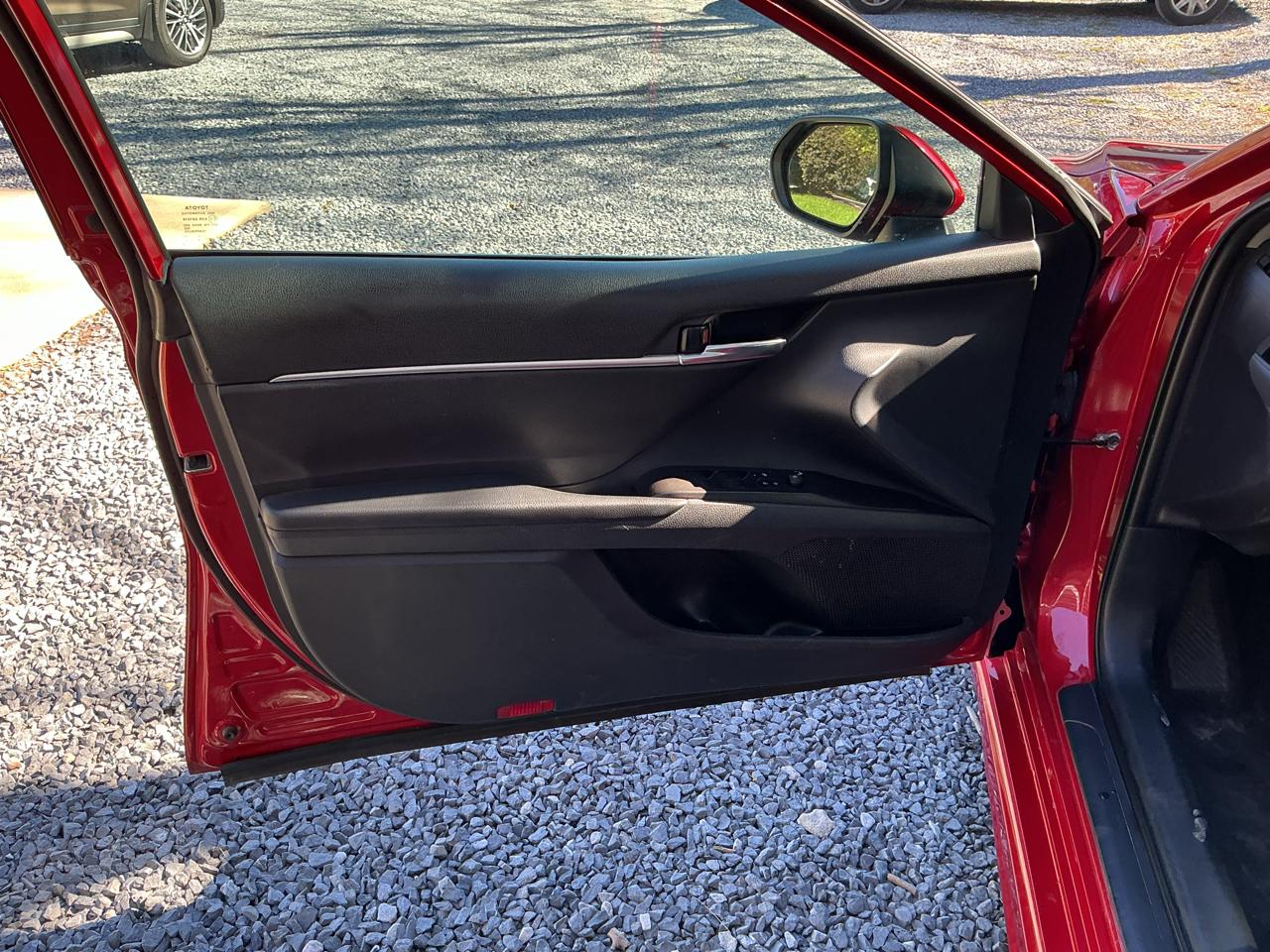 Toyota Camry SE Auto (Natl) 2021