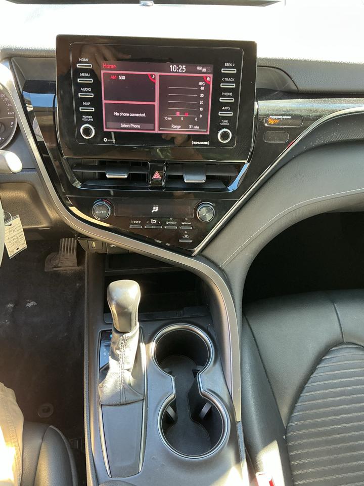 Toyota Camry SE Auto (Natl) 2021