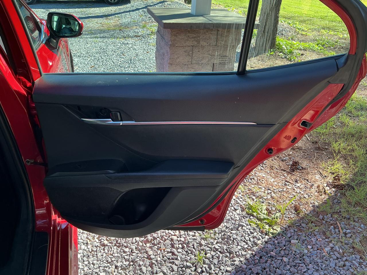Toyota Camry SE Auto (Natl) 2021