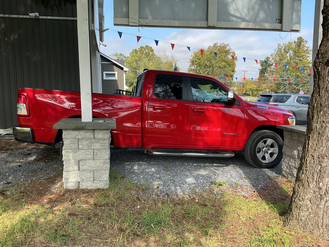 RAM 1500 Big Horn 4x4 Quad Cab 6'4" Box 2022