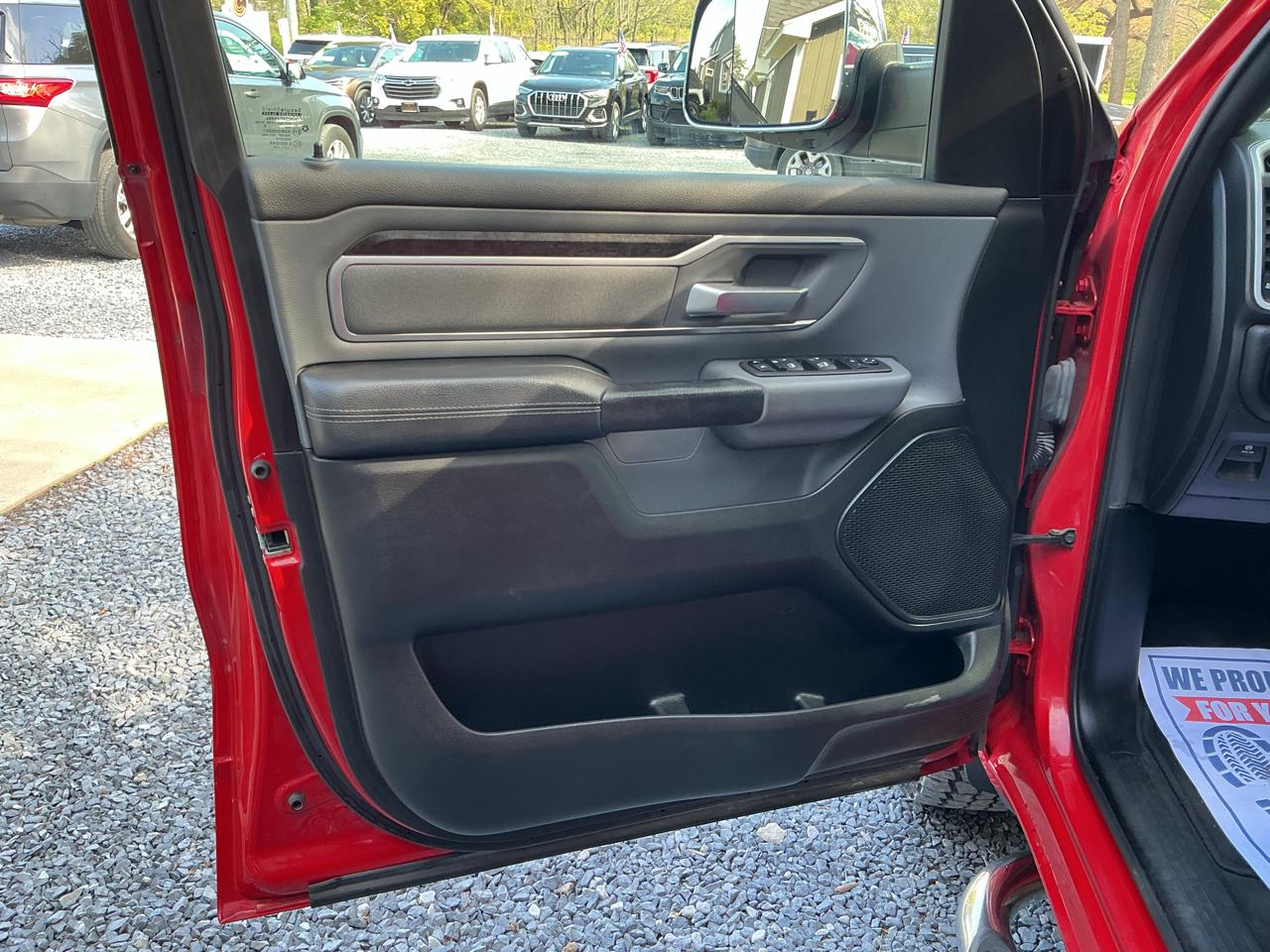 RAM 1500 Big Horn 4x4 Quad Cab 6'4" Box 2022