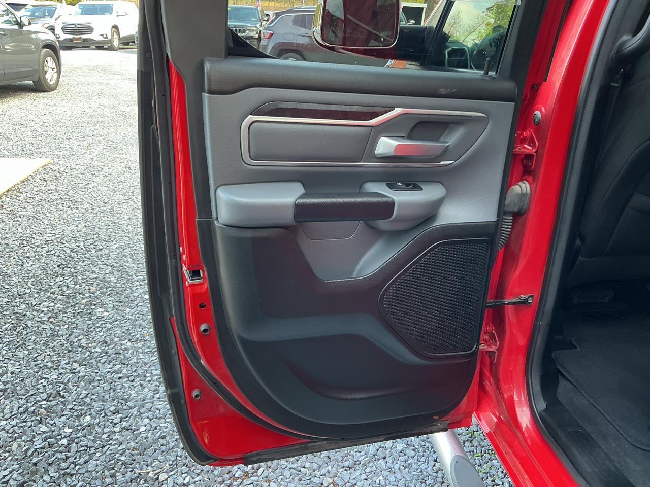 RAM 1500 Big Horn 4x4 Quad Cab 6'4" Box 2022