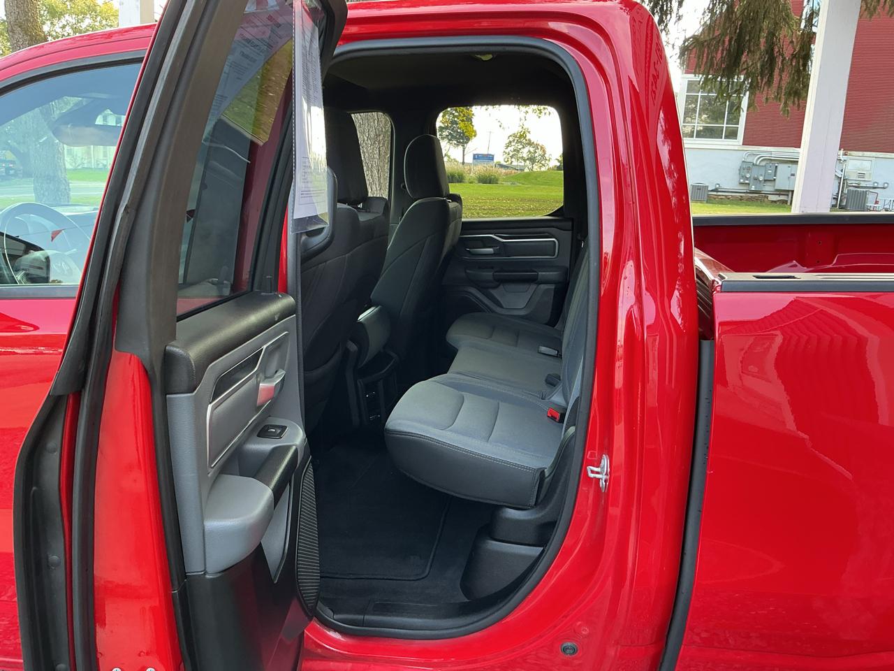 RAM 1500 Big Horn 4x4 Quad Cab 6'4" Box 2022