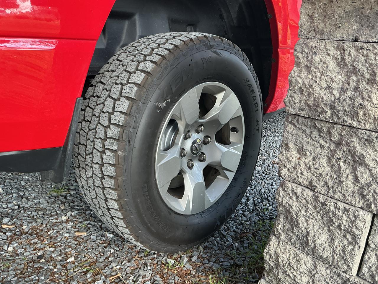 RAM 1500 Big Horn 4x4 Quad Cab 6'4" Box 2022