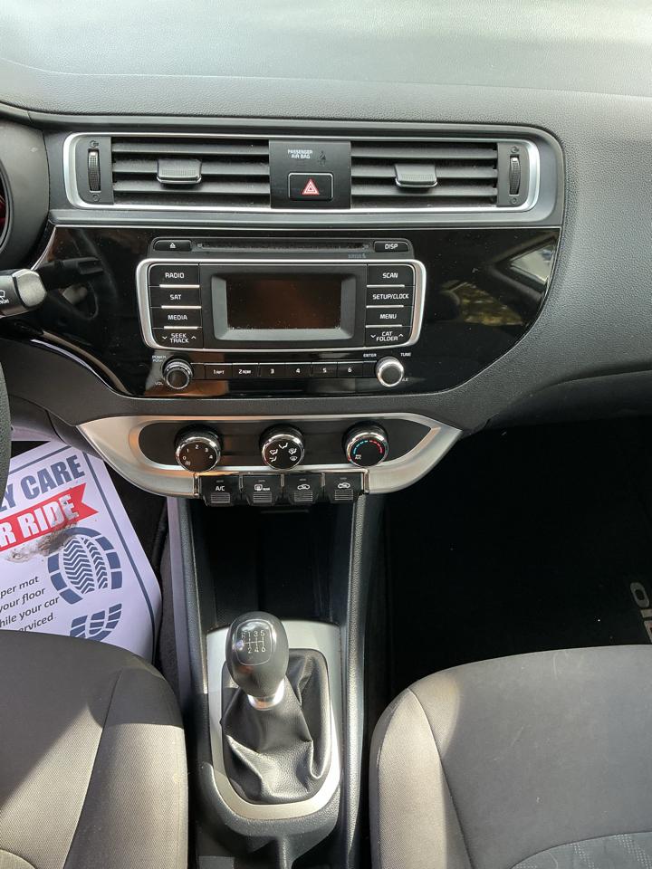 Kia Rio 4dr Sdn Man LX 2016