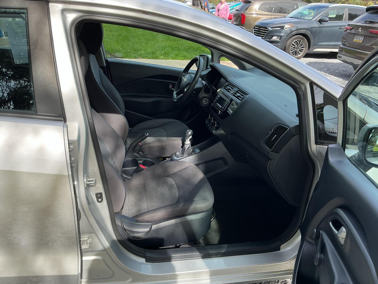 Kia Rio 4dr Sdn Man LX 2016