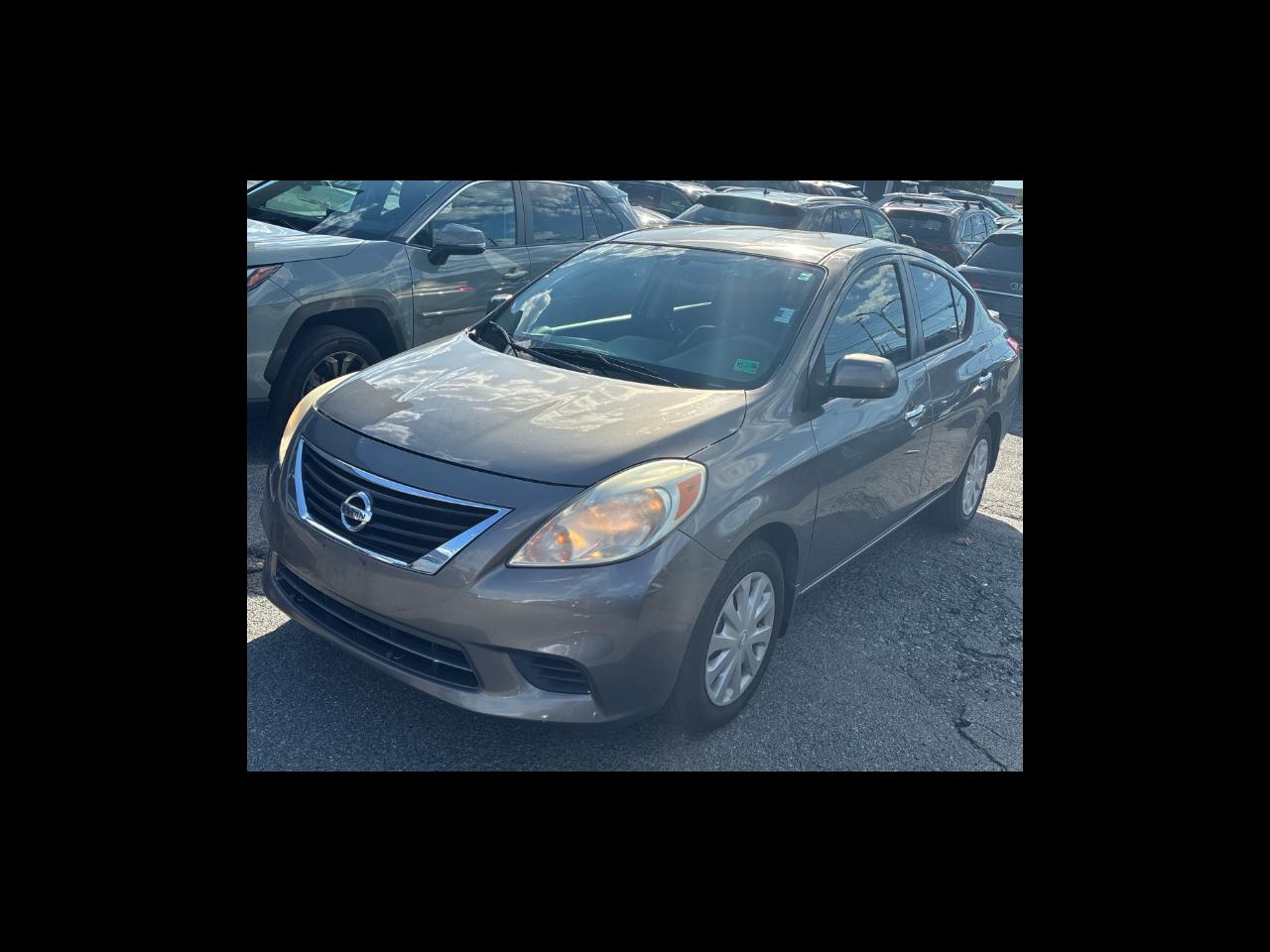 Nissan Versa 4dr Sdn CVT 1.6 SV 2013