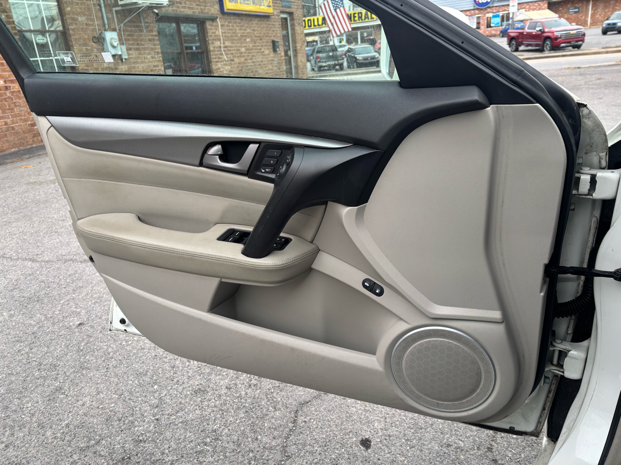 Acura TL 5-Speed AT 2011