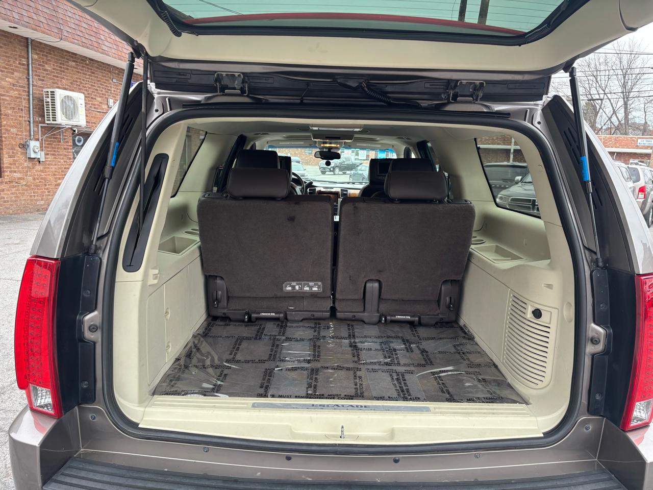 Cadillac Escalade  2012