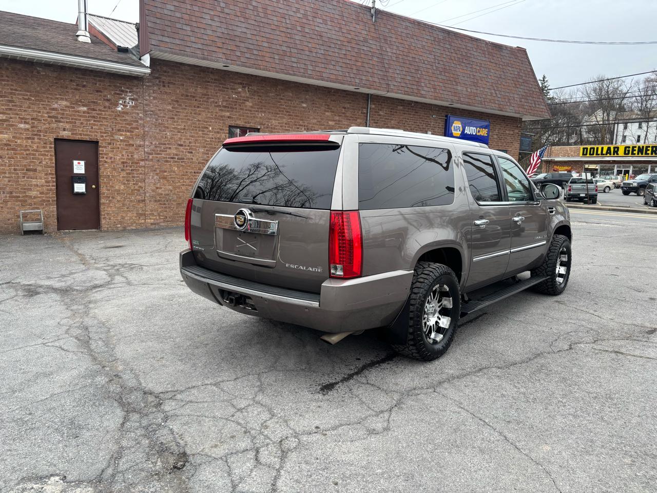 Cadillac Escalade  2012