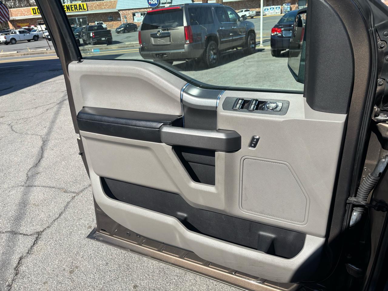 Ford F-150 Lariat SuperCrew 5.5-ft. Bed 4WD 2016