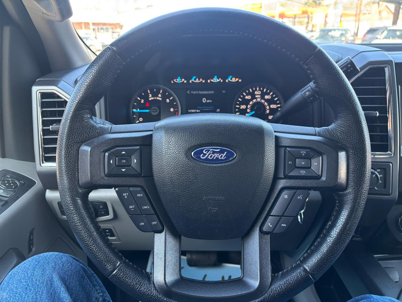 Ford F-150 Lariat SuperCrew 5.5-ft. Bed 4WD 2016