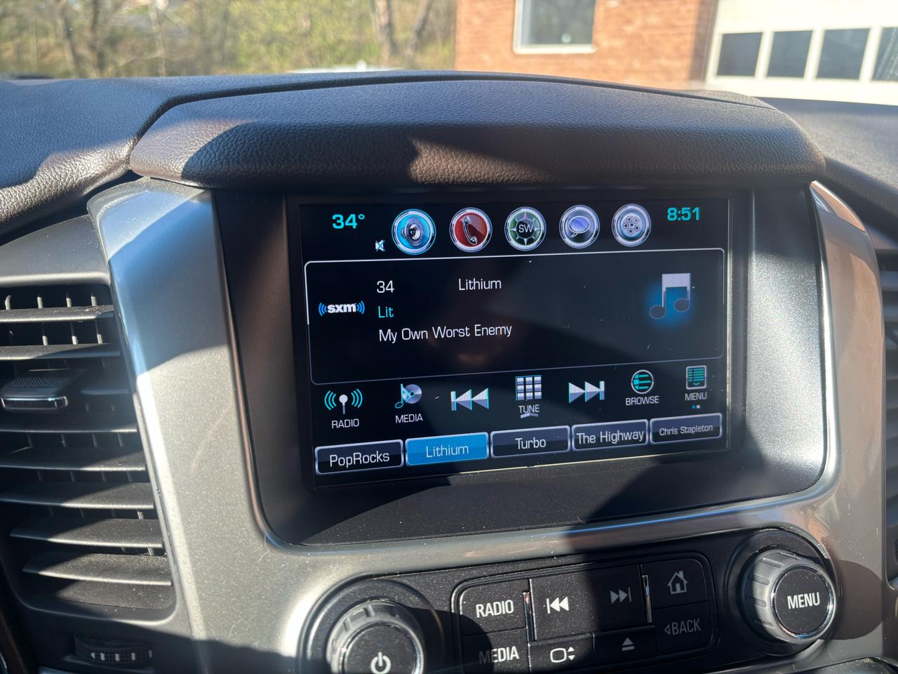 Chevrolet Suburban  2017