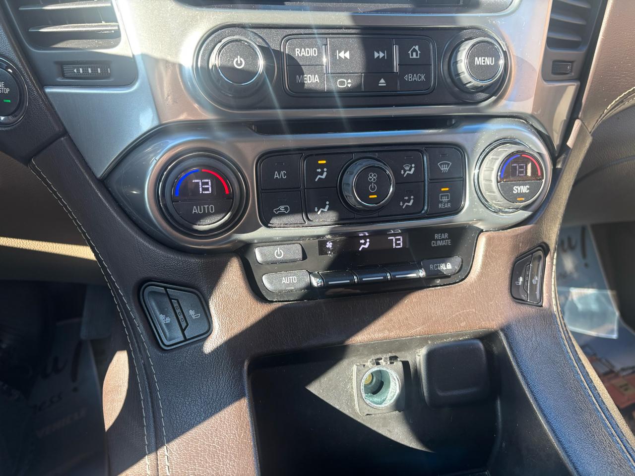 Chevrolet Suburban  2017