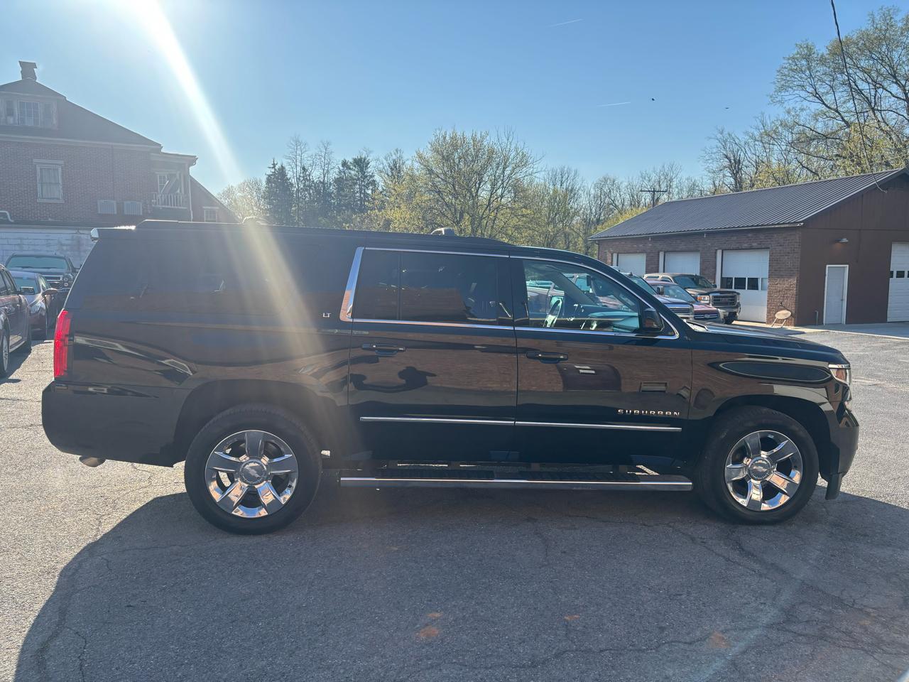 Chevrolet Suburban  2017