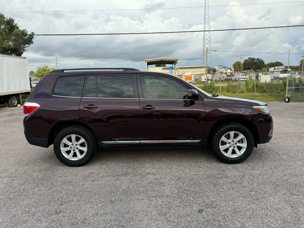 2013 Toyota Highlander Base Hybrid photo 2