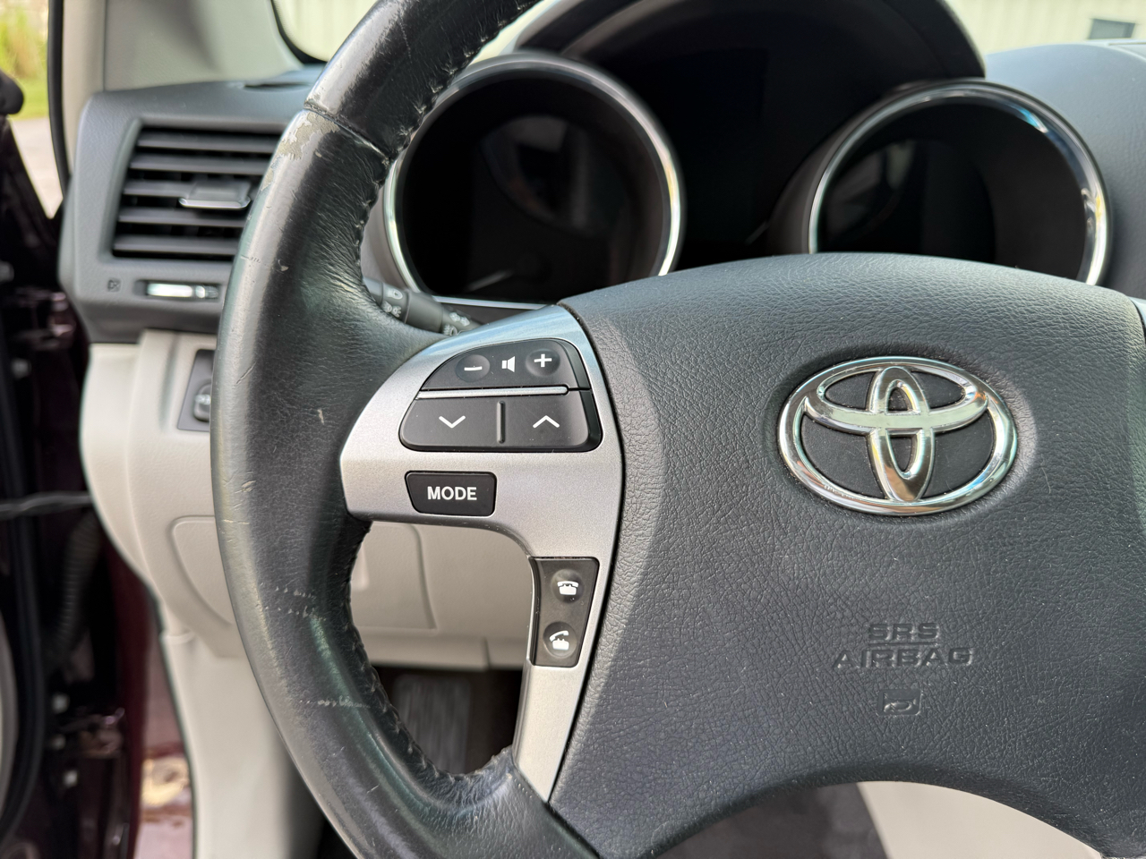 2013 Toyota Highlander Base Hybrid photo 18