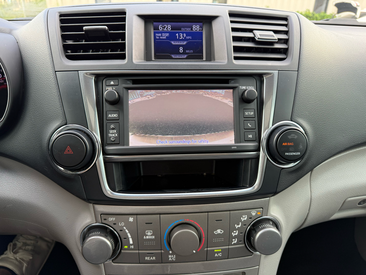 2013 Toyota Highlander Base Hybrid photo 23