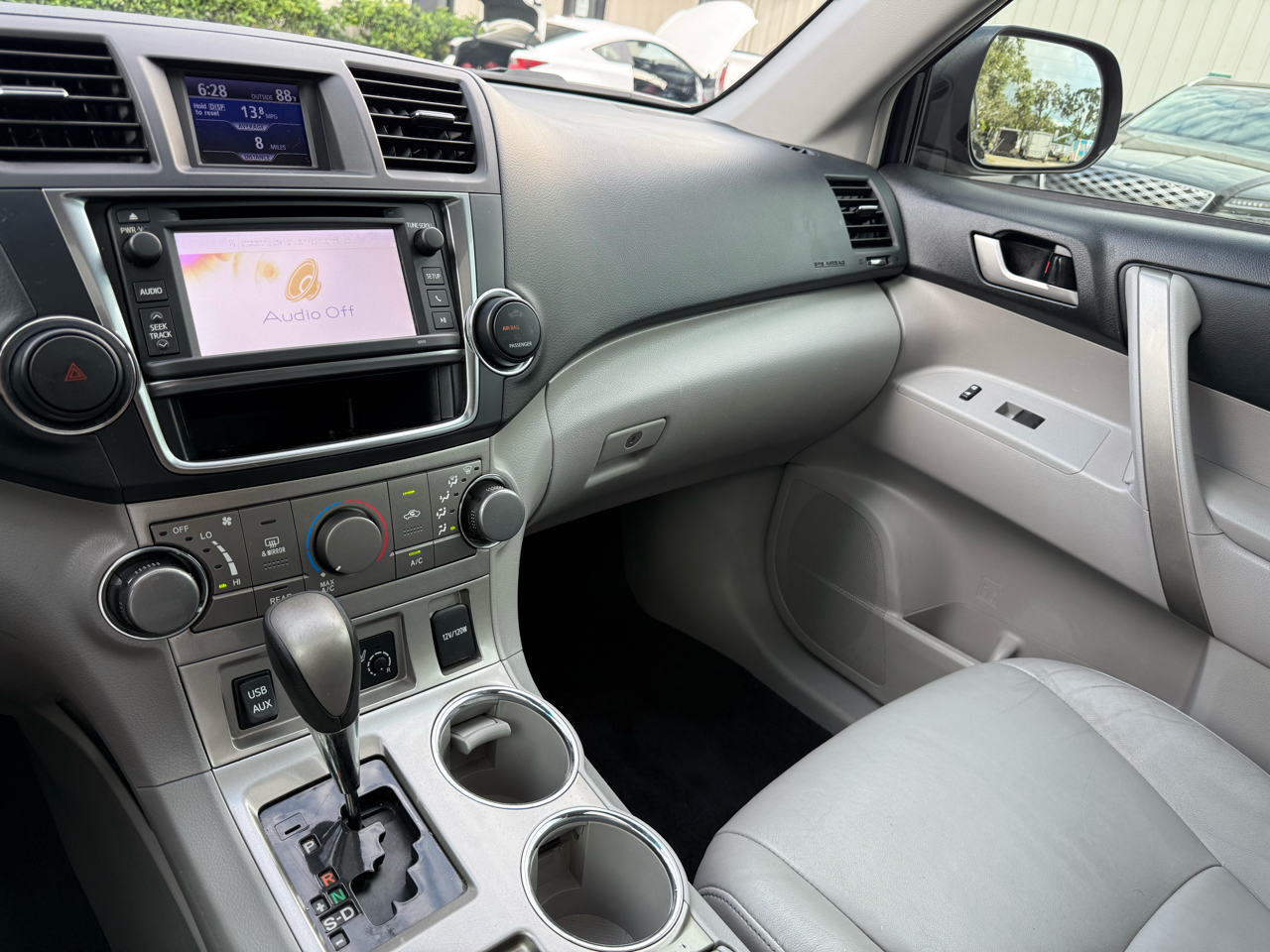 2013 Toyota Highlander Base Hybrid photo 24