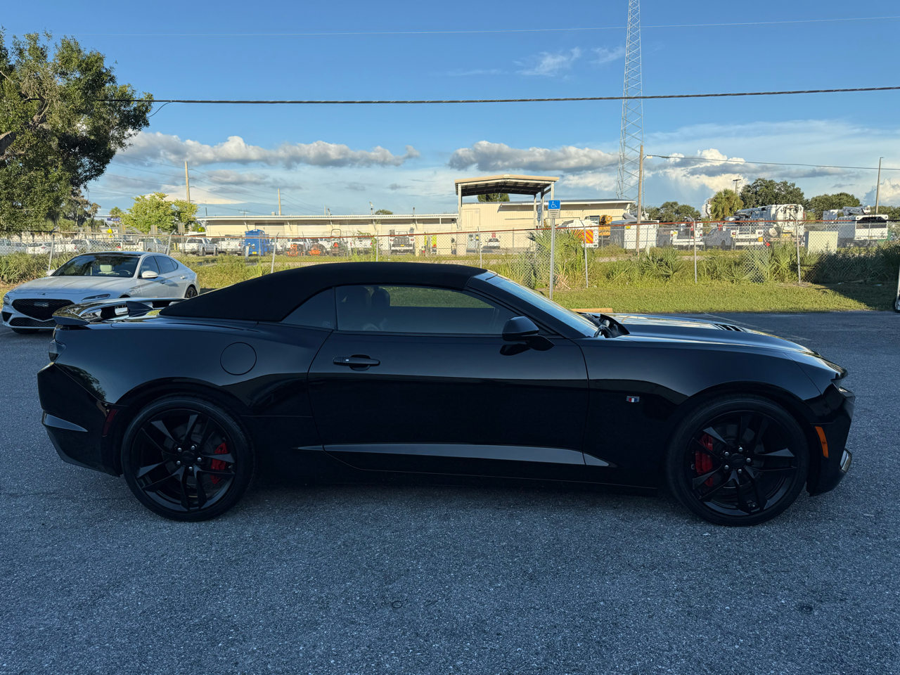 2023 Chevrolet Camaro 2SS photo 2