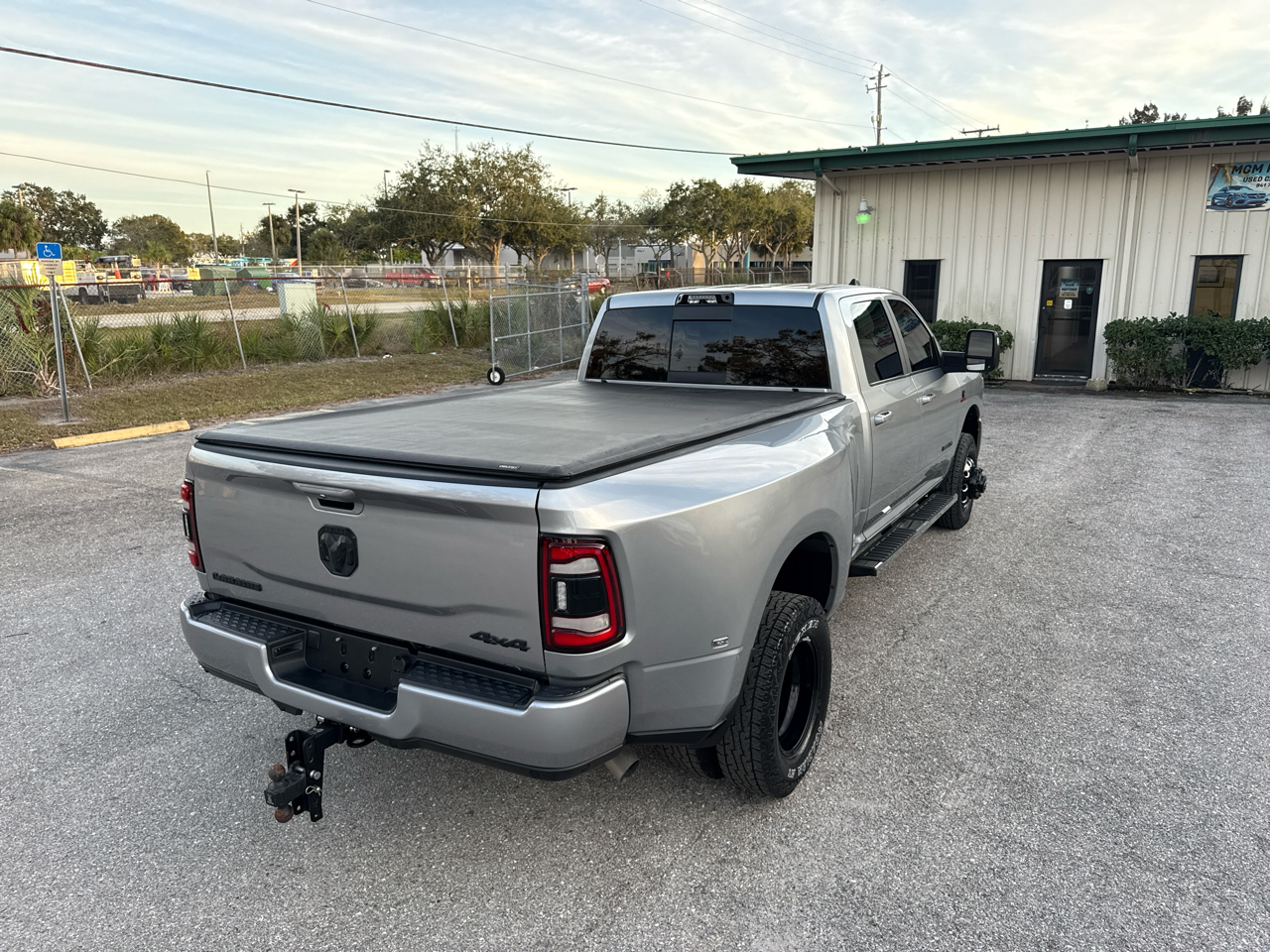 RAM 3500 Laramie Crew Cab LWB 4WD DRW 2023