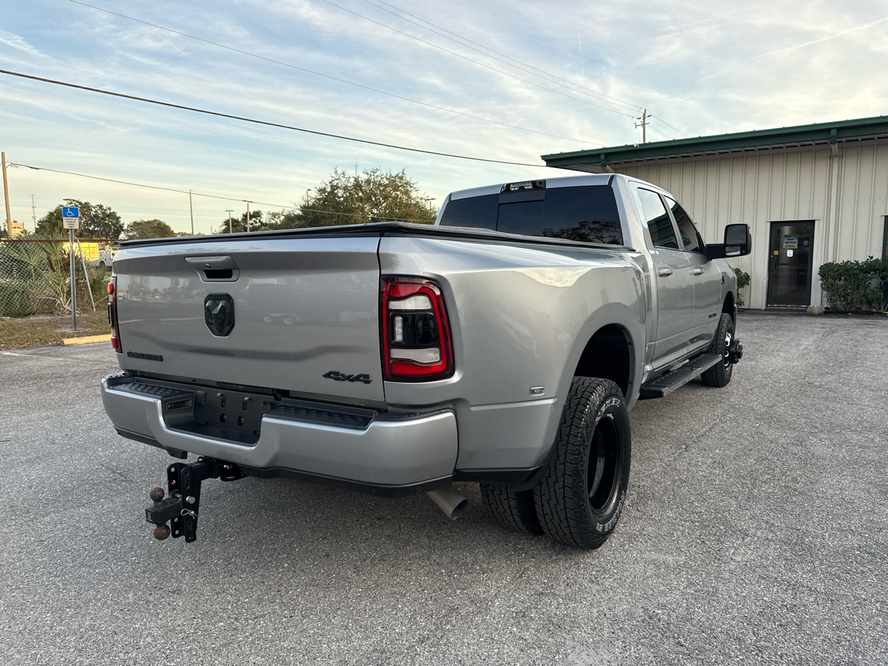 RAM 3500 Laramie Crew Cab LWB 4WD DRW 2023