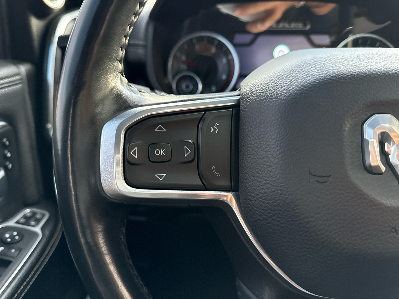 RAM 3500 Laramie Crew Cab LWB 4WD DRW 2023