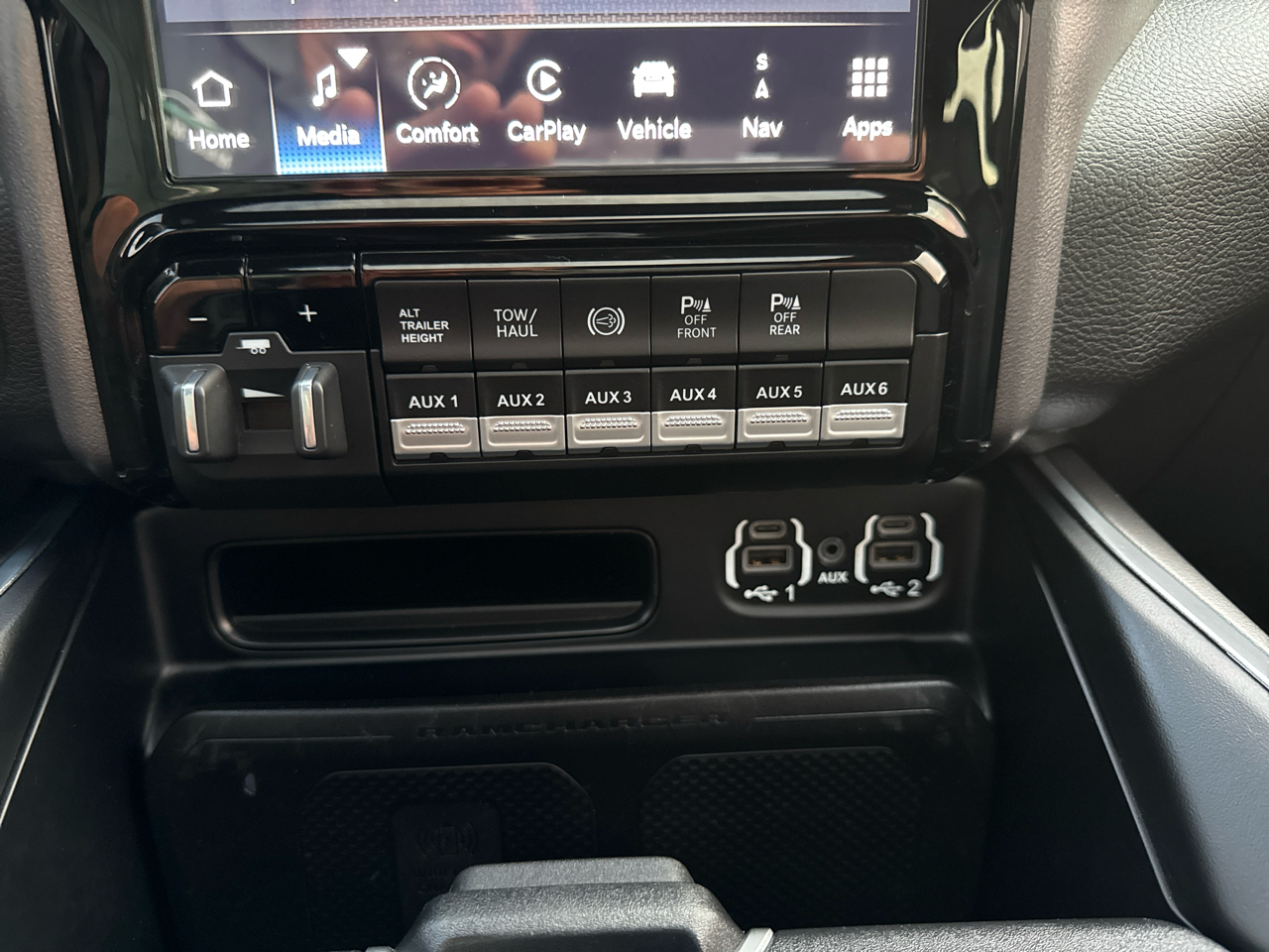 RAM 3500 Laramie Crew Cab LWB 4WD DRW 2023