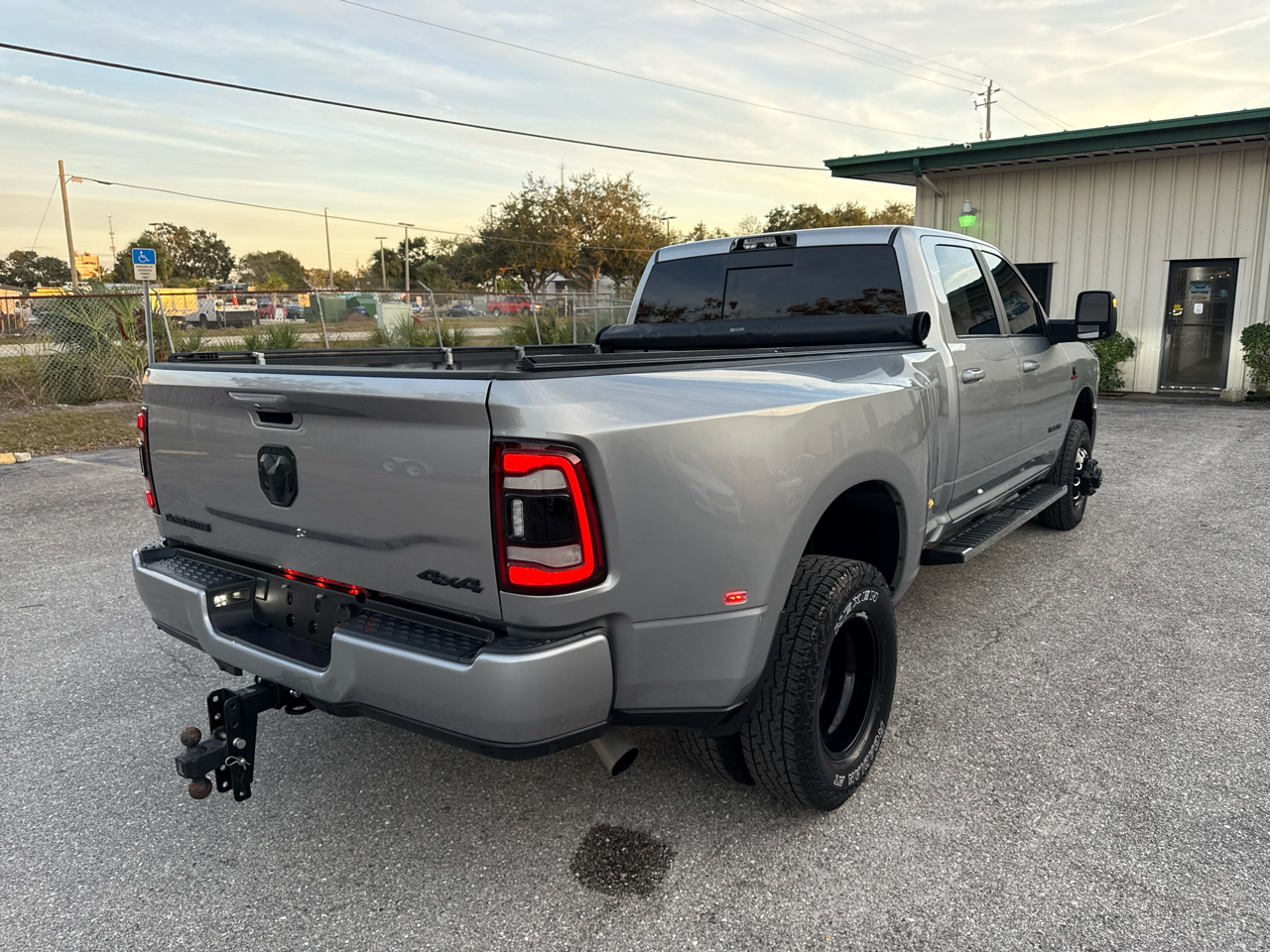 RAM 3500 Laramie Crew Cab LWB 4WD DRW 2023