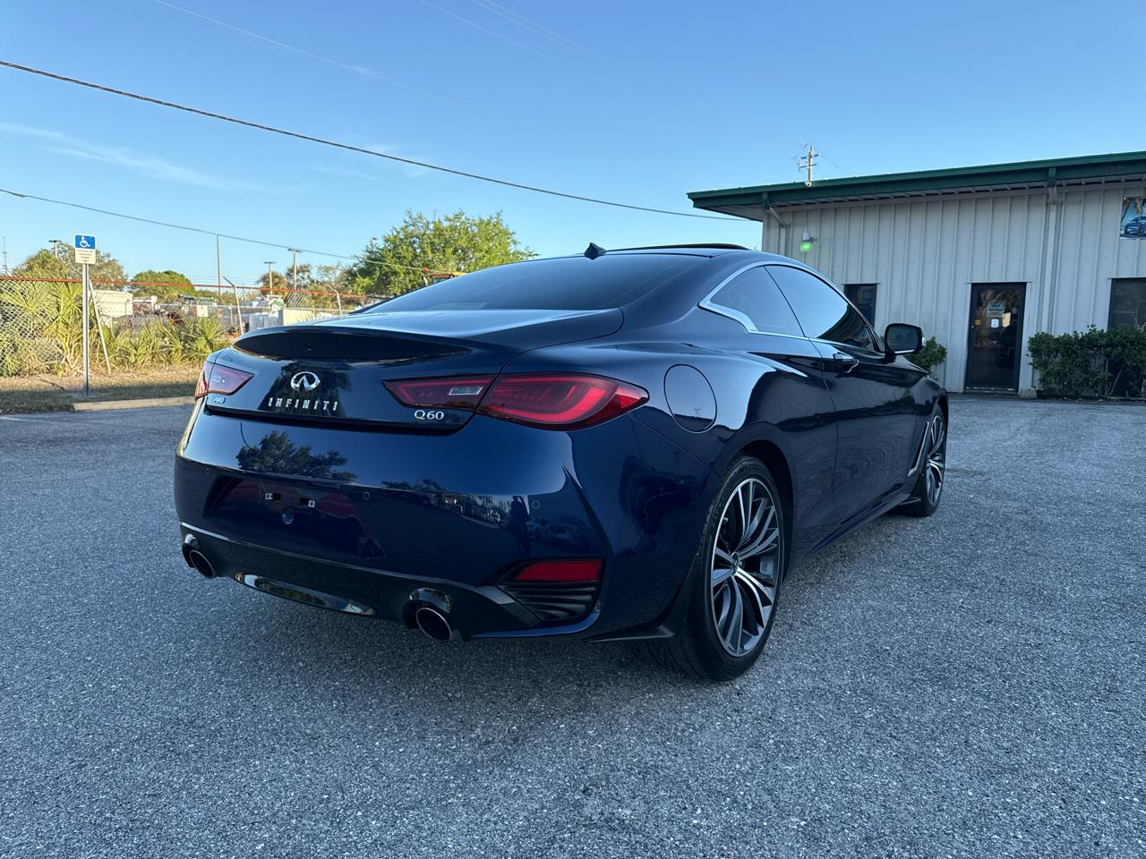 Infiniti Q60 3.0t LUXE AWD 2021