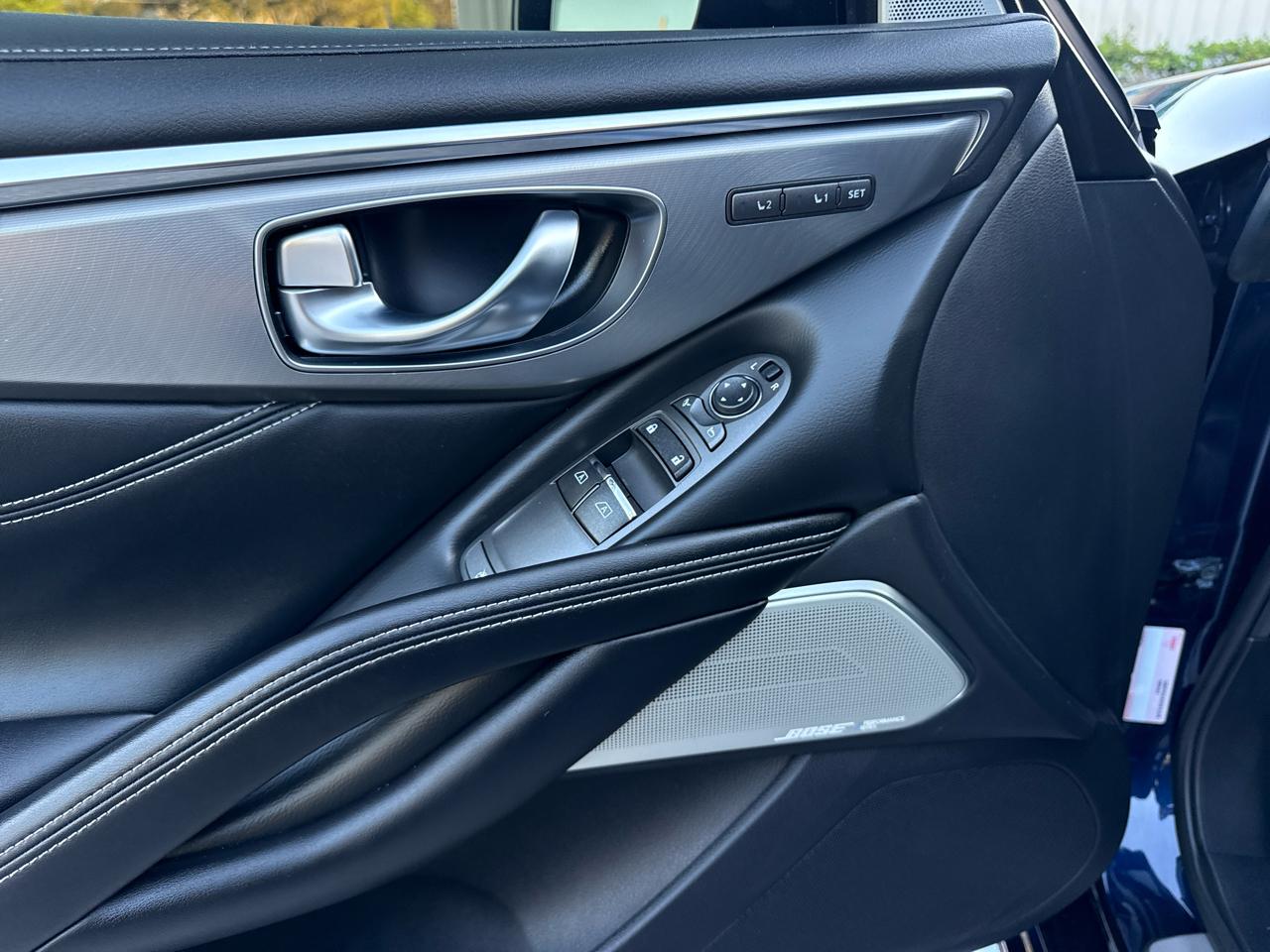 Infiniti Q60 3.0t LUXE AWD 2021