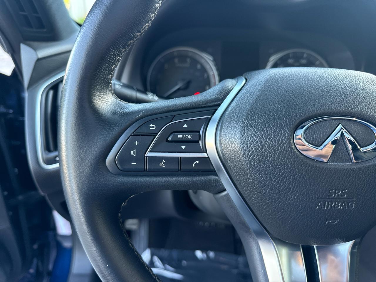 Infiniti Q60 3.0t LUXE AWD 2021