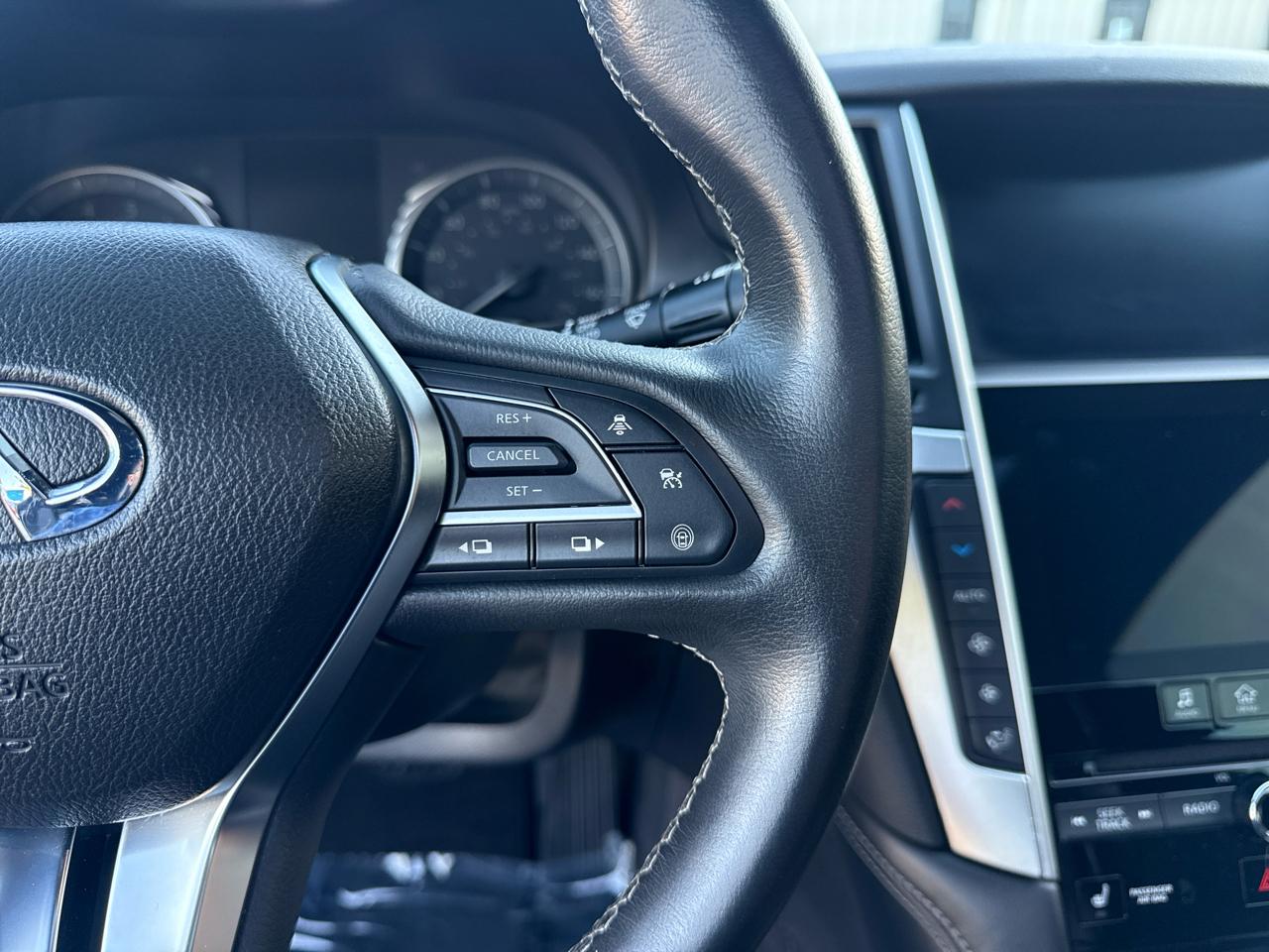 Infiniti Q60 3.0t LUXE AWD 2021