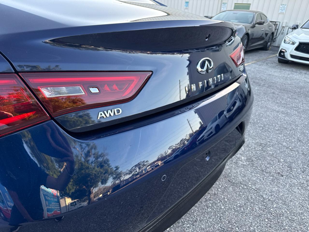 Infiniti Q60 3.0t LUXE AWD 2021