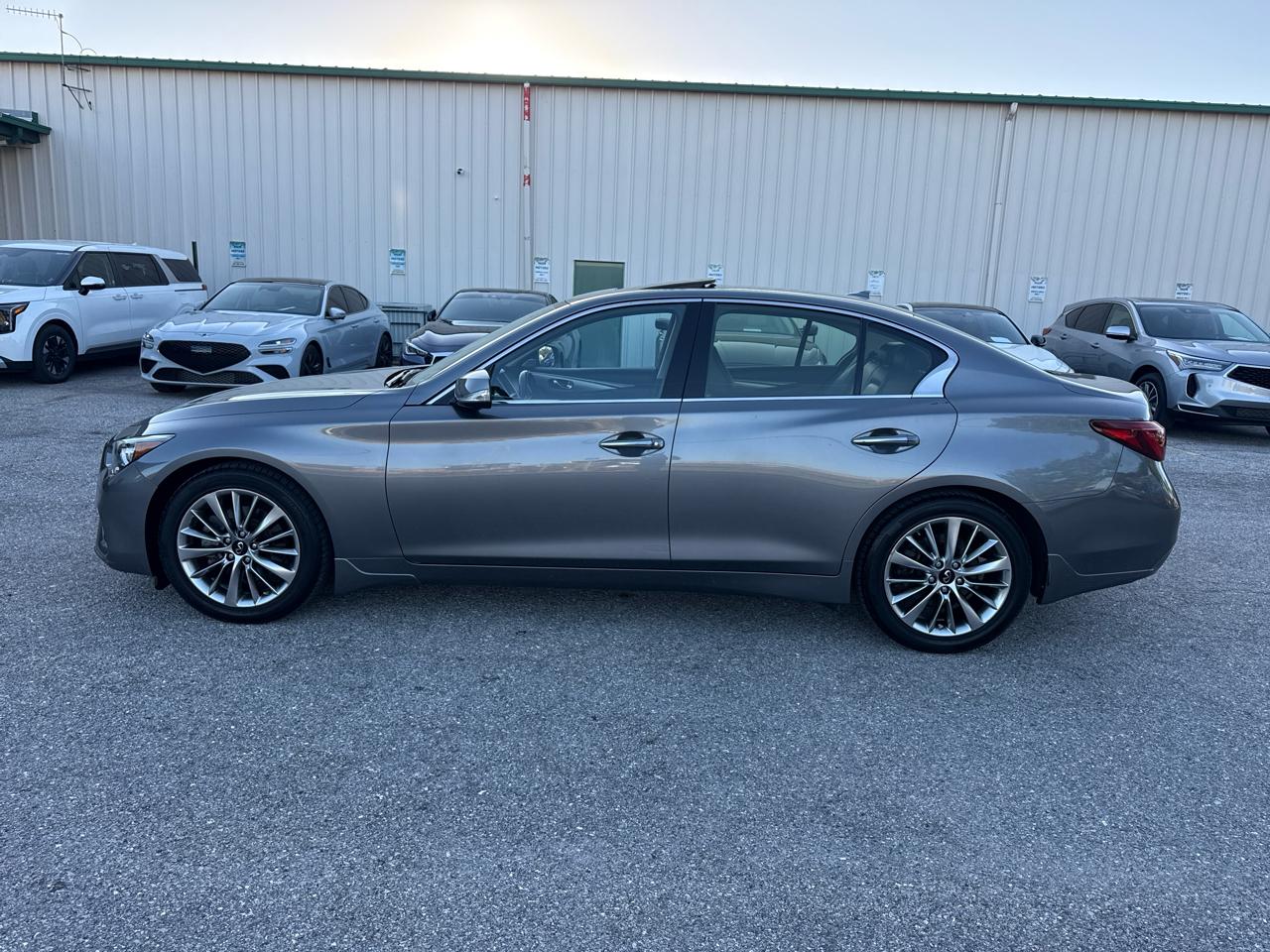 Infiniti Q50 3.0t LUXE AWD 2021