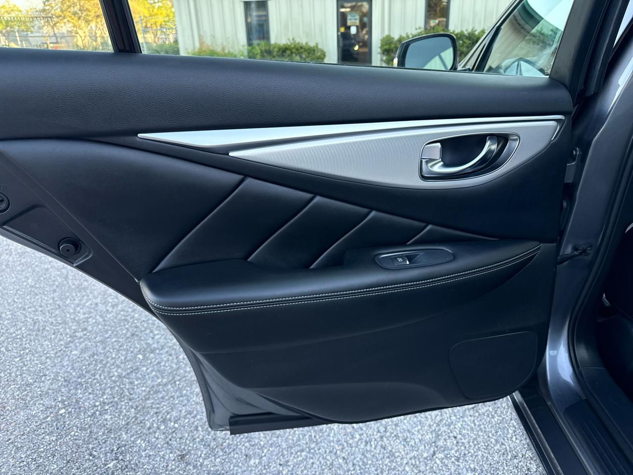 Infiniti Q50 3.0t LUXE AWD 2021